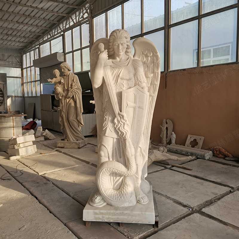 圣邁克雕塑，大理石圣邁克